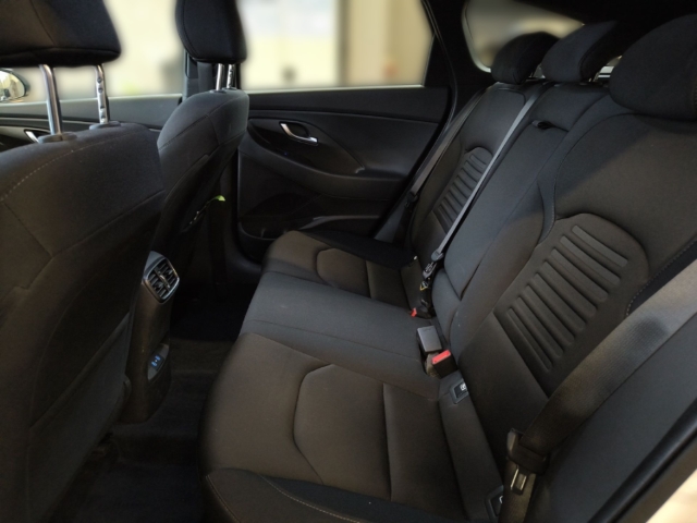 Fahrzeugabbildung Hyundai i30 1.0 T-GDI MT Kombi Advantage MY25 Navi LED CarPlay RKam DigiCockpit Allwetter