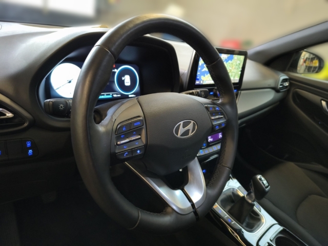 Fahrzeugabbildung Hyundai i30 1.0 T-GDI MT Kombi Advantage MY25 Navi LED CarPlay RKam DigiCockpit Allwetter