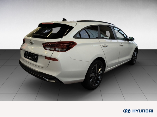 Fahrzeugabbildung Hyundai i30 1.0 T-GDI MT Kombi Advantage MY25 Navi LED CarPlay RKam DigiCockpit Allwetter