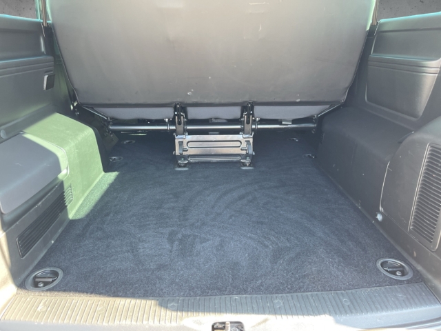 Fahrzeugabbildung Volkswagen Transporter Caravelle 2.0 TDI LangerRdS Comfortline Navi PDC Tempo Klima