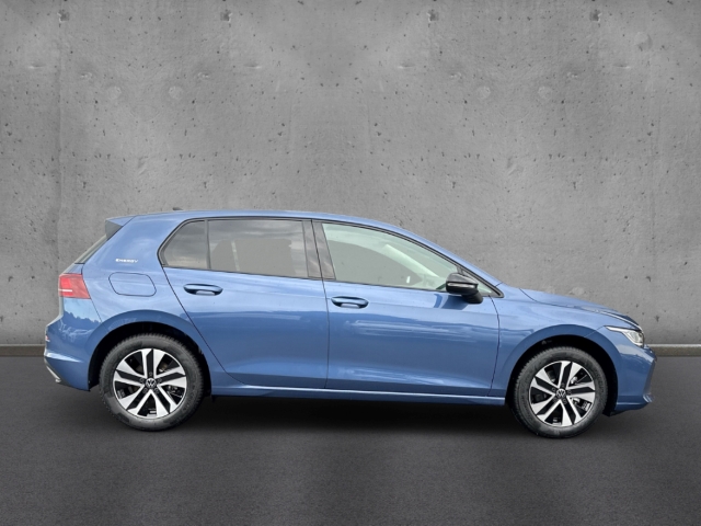 Fahrzeugabbildung Volkswagen Golf 1.5 eTSI Energy R-Kamera ACC Navi GJR SHZ