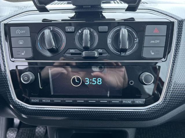Fahrzeugabbildung Volkswagen up! 1.0 move SHZ PDC Temp Klima R-kamera BT