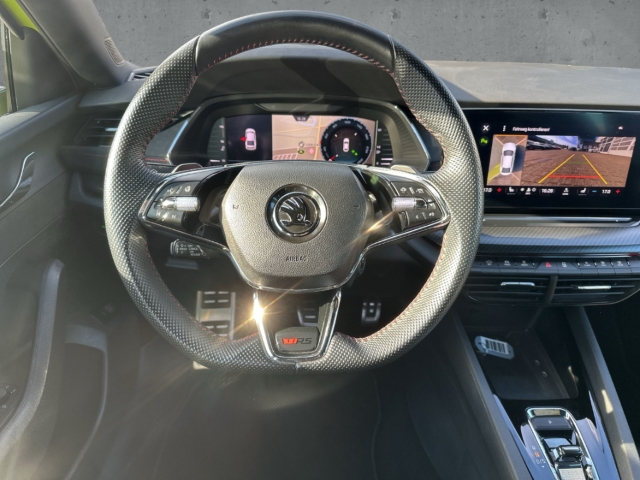 Fahrzeugabbildung SKODA Octavia TSI DSG RS Plus MatrLED Nav ACC AreaView