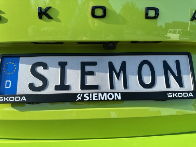 Fahrzeugabbildung SKODA Octavia TSI DSG RS Plus MatrLED Nav ACC AreaView