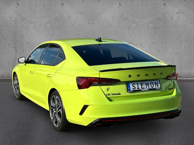 Fahrzeugabbildung SKODA Octavia TSI DSG RS Plus MatrLED Nav ACC AreaView