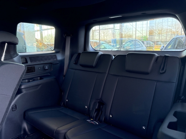 Fahrzeugabbildung Hyundai SANTA FE MY26 HEV 1.6 4WD BLACKLINE 7-Sitze Schiebedach HUD Navi Leder digitales Cockpit