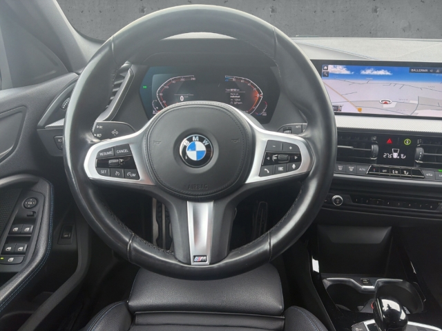 Fahrzeugabbildung BMW 120 d steptronic M Sport ShadowLine LED SHZ PDC