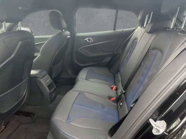 Fahrzeugabbildung BMW 120 d steptronic M Sport ShadowLine LED SHZ PDC