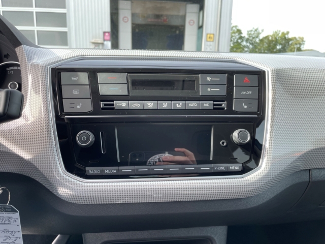 Fahrzeugabbildung Volkswagen up e-up! Edition Klimaaut GRA CCS SHZ PDC RKam