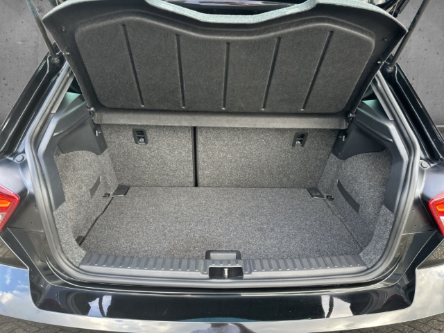 Fahrzeugabbildung SEAT Ibiza 1.0 TSI XCellence PDCvh Multilenk NAVI Winterpak