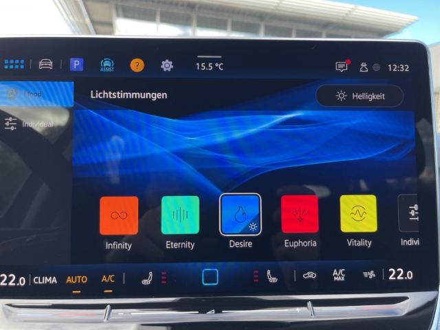 Fahrzeugabbildung Volkswagen Golf 8 Variant 1.5 eTSI DSG Goal AHK LED+ Navi