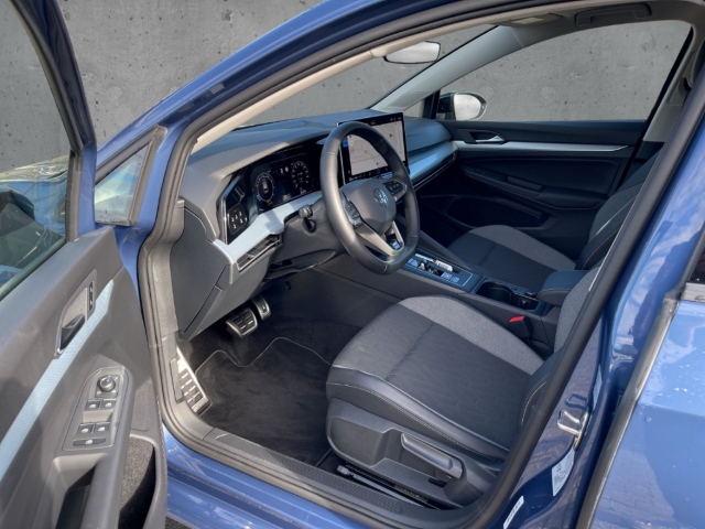 Fahrzeugabbildung Volkswagen Golf 8 Variant 1.5 eTSI DSG Goal AHK LED+ Navi