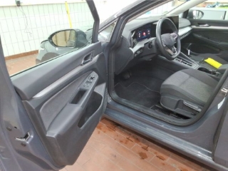 Fahrzeugabbildung Volkswagen Golf Variant 1.5 eTSI DSG Life AHK Navi ACC RKam