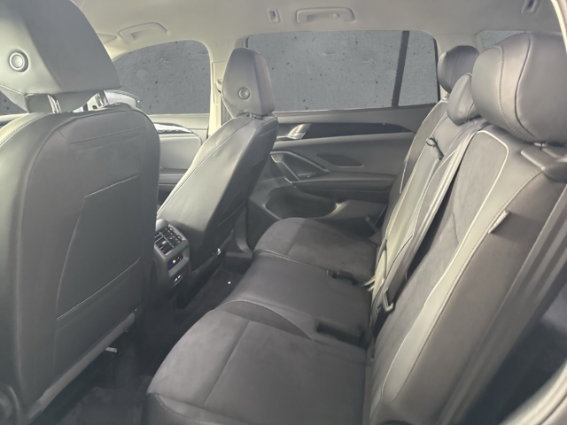 Fahrzeugabbildung Volkswagen Tayron 1.5 eTSI DSG Elegance 7-Sitzer LED Navi