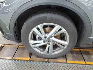 Fahrzeugabbildung Volkswagen T-Roc 1.5 TSI DSG R-Line AHK LED+ Navi ACC R-Kam