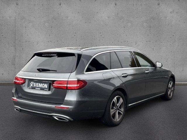 Fahrzeugabbildung Mercedes-Benz E 220 d T Avantgarde HUD Navi 360 LED SHZ