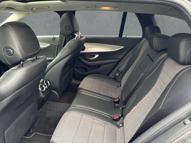 Fahrzeugabbildung Mercedes-Benz E 220 d T Avantgarde HUD Navi 360 LED SHZ