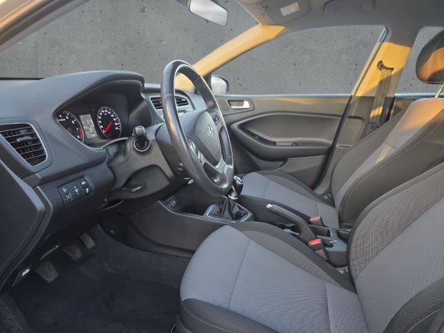 Fahrzeugabbildung Hyundai i20 1.0 Trend Klima Temp SHZ LHZ PDC Bluetooth