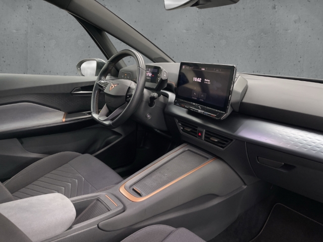 Fahrzeugabbildung CUPRA Born 62 kwh 150 kW Navi ACC Wärmepumpe SHZ LHZ