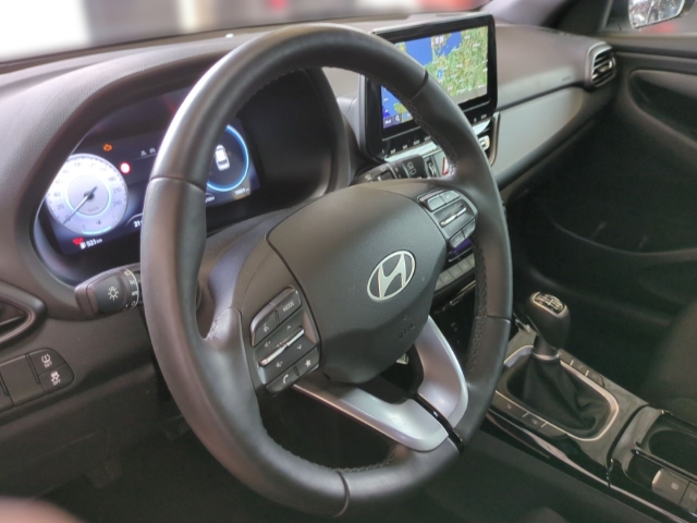 Fahrzeugabbildung Hyundai i30 1.0 T-GDI MT Kombi Advantage MY25 Navi LED CarPlay RKam DigiCockpit Allwetter
