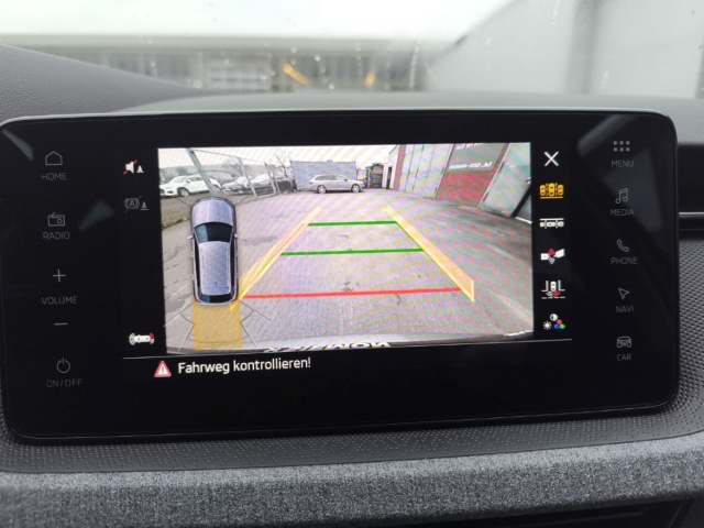 Fahrzeugabbildung SKODA Kamiq 1.5 TSI DSG Balance ACC Keyless AHK SHZ LHZ Rkam Carplay