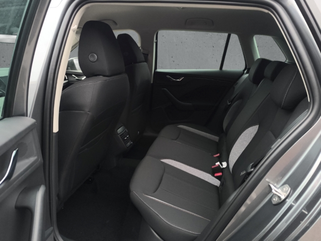 Fahrzeugabbildung SKODA Kamiq 1.5 TSI DSG Balance ACC Keyless AHK SHZ LHZ Rkam Carplay