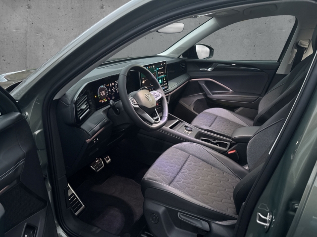 Fahrzeugabbildung Volkswagen Tiguan 1.5 TSI eHybrid Energy ACC AHK Nav elHeck