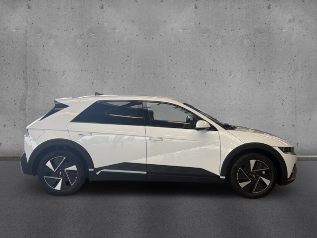Fahrzeugabbildung Hyundai IONIQ 5 FL MY26 84kWh 2WD CENTRIQ Navi Digitales Cockpit LED ACC El. Heckklappe Apple CarPlay