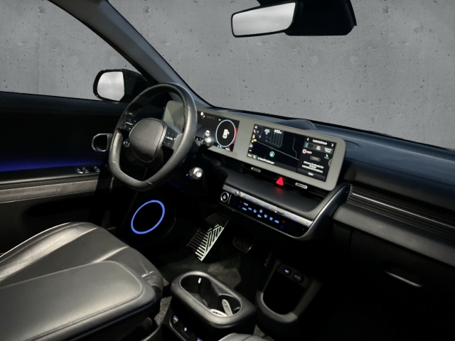 Fahrzeugabbildung Hyundai IONIQ 5 77,4kWh 2WD UNIQ MJ23 HUD Navi Digitales Cockpit Soundsystem Bose 360 Kamera