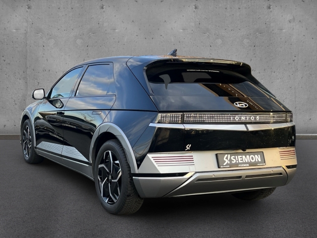 Fahrzeugabbildung Hyundai IONIQ 5 77,4kWh 2WD UNIQ MJ23 HUD Navi Digitales Cockpit Soundsystem Bose 360 Kamera