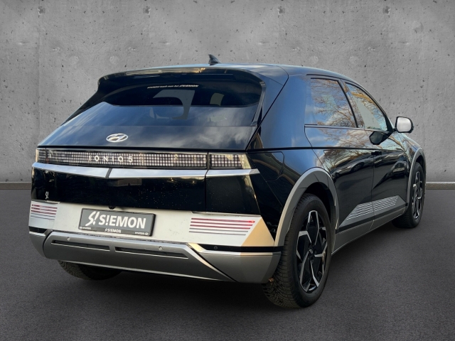 Fahrzeugabbildung Hyundai IONIQ 5 77,4kWh 2WD UNIQ MJ23 HUD Navi Digitales Cockpit Soundsystem Bose 360 Kamera