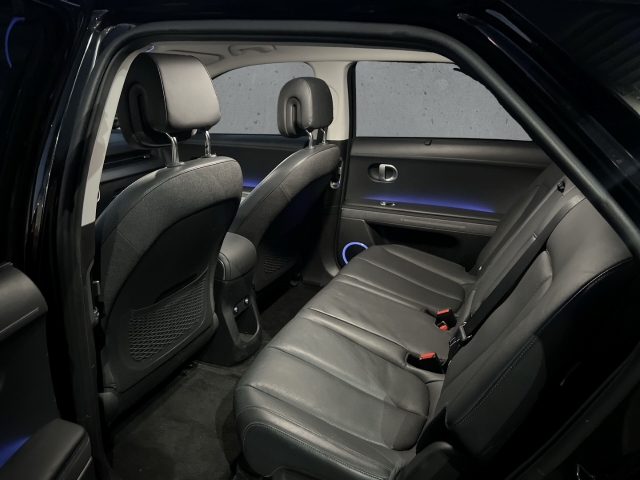 Fahrzeugabbildung Hyundai IONIQ 5 77,4kWh 2WD UNIQ MJ23 HUD Navi Digitales Cockpit Soundsystem Bose 360 Kamera