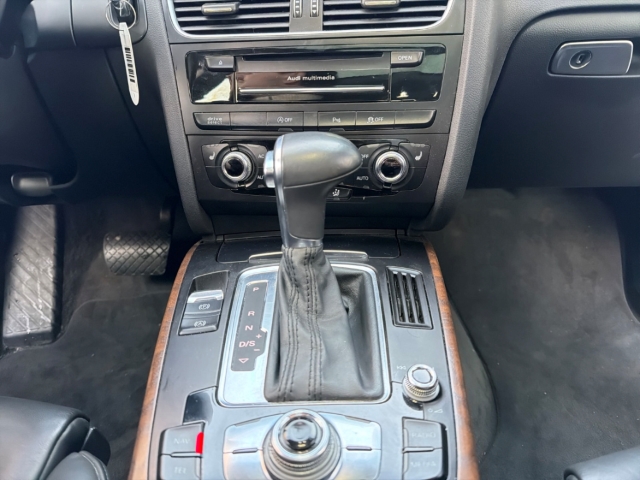 Fahrzeugabbildung Audi A4 Avant 2.0 TDI Ambiente S line Pano Navi Leder Bi-Xenon