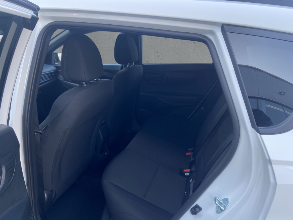 Fahrzeugabbildung Hyundai BAYON FL MY26 1.0 T-GDI MT Blackline Navi Digitales Cockpit LED Apple CarPlay Android Auto