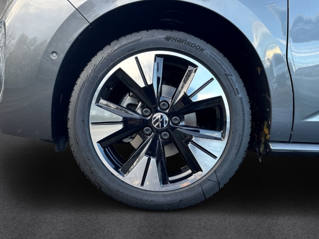 Fahrzeugabbildung Volkswagen Multivan 2.0 TDI Energy LÜ R-Kamera Navi AHK elektr.Heck ACC Matrix