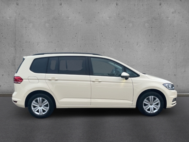Fahrzeugabbildung Volkswagen Touran Trendline 2,0 l TDI SCR