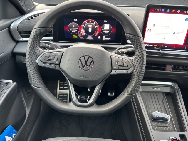 Fahrzeugabbildung Volkswagen T-Roc R-Line 1.5 l eTSI OPF LED SHZ PDC Klima