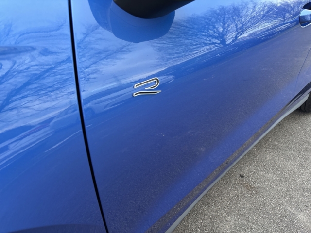 Fahrzeugabbildung Volkswagen T-Roc R-Line 1.5 l eTSI OPF LED SHZ PDC Klima