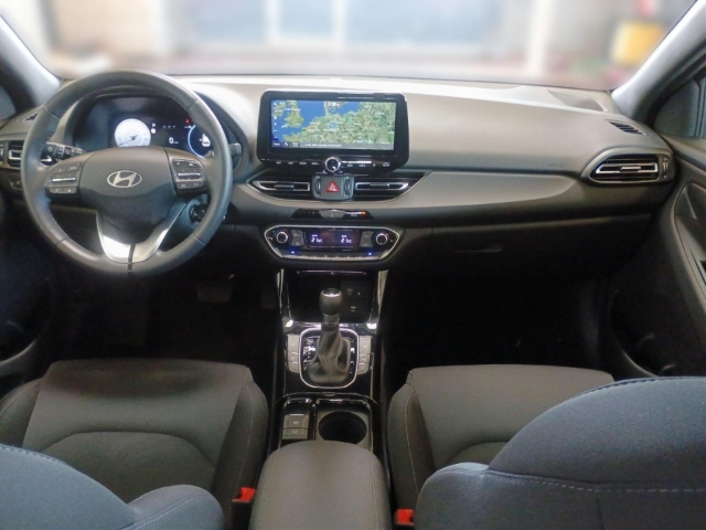 Fahrzeugabbildung Hyundai i30 FL 5-Trg 1.0 T-GDI DCT Advantage MY25 Navi Digitales Cockpit LED Apple CarPlay