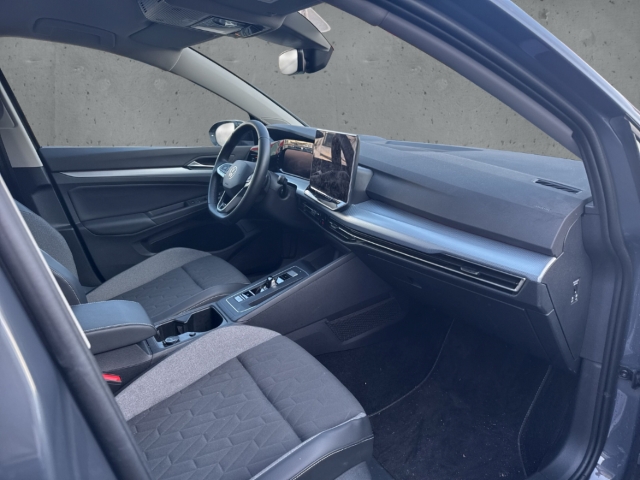 Fahrzeugabbildung Volkswagen Golf 1.5 eTSI DSG Goal AHK LED+ Navi ACC SHZ Kam