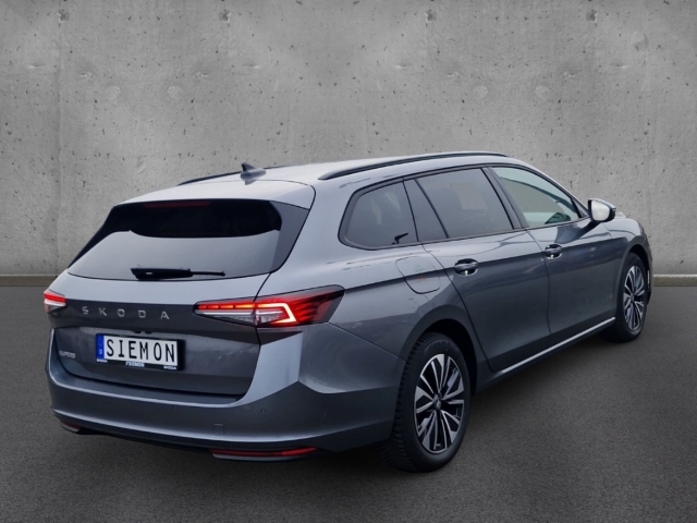 Fahrzeugabbildung SKODA Superb Combi TDI DSG Selection AHK MatrLED R-Kam