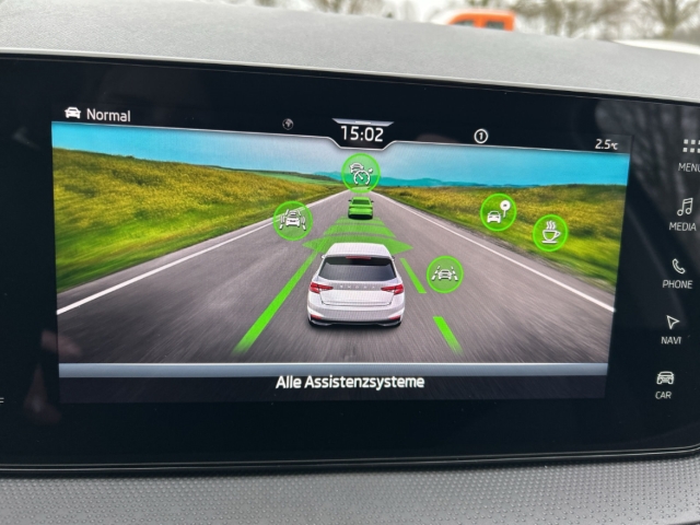 Fahrzeugabbildung SKODA Fabia 1.0 TSI DSG BALANCE LED Navi Winter PDC SHZ