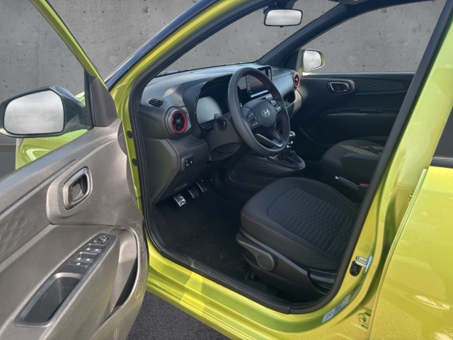 Fahrzeugabbildung Hyundai i10 FL MJ25 1.0 T-GDi N-Line Navi Dachlackierung Android Auto Musikstreaming DAB SHZ