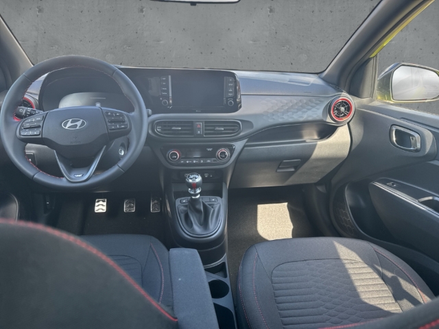 Fahrzeugabbildung Hyundai i10 FL MJ25 1.0 T-GDi N-Line Navi Dachlackierung Android Auto Musikstreaming DAB SHZ