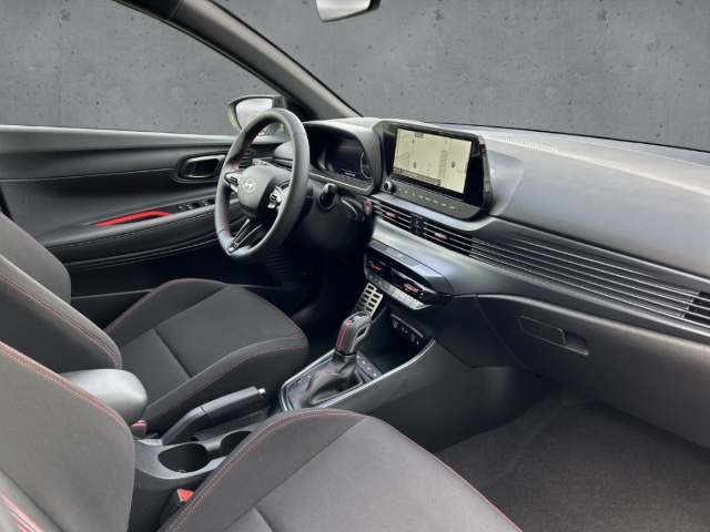 Fahrzeugabbildung Hyundai i20 FL MY25 1.0 DCT N-Line Assistenzpaket Smartpaket Navi digitales Cockpit Soundsystem