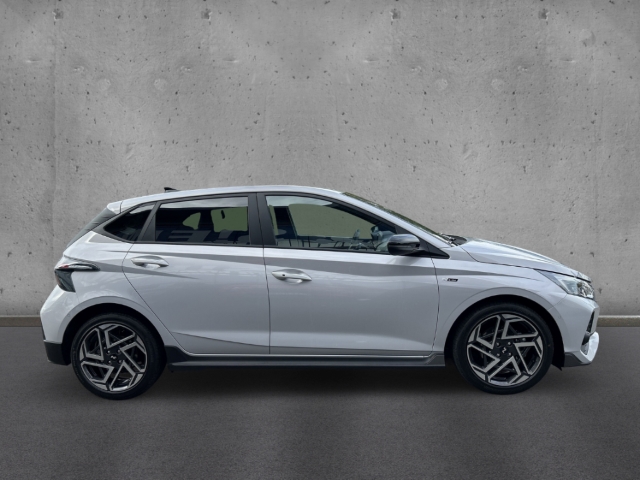 Fahrzeugabbildung Hyundai i20 FL MY25 1.0 DCT N-Line Assistenzpaket Smartpaket Navi digitales Cockpit Soundsystem
