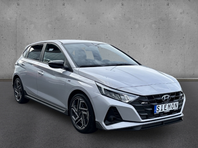 Fahrzeugabbildung Hyundai i20 FL MY25 1.0 DCT N-Line Assistenzpaket Smartpaket Navi digitales Cockpit Soundsystem