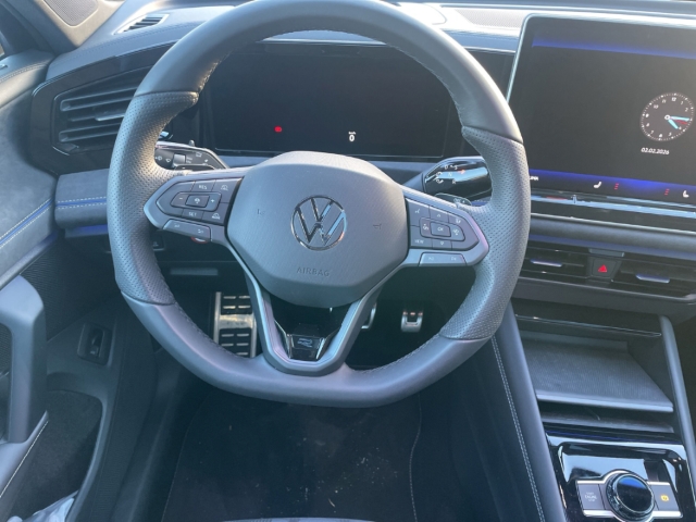 Fahrzeugabbildung Volkswagen Tiguan R-Line 2.0TDI 4MOTION BlackDesign AHK Pano