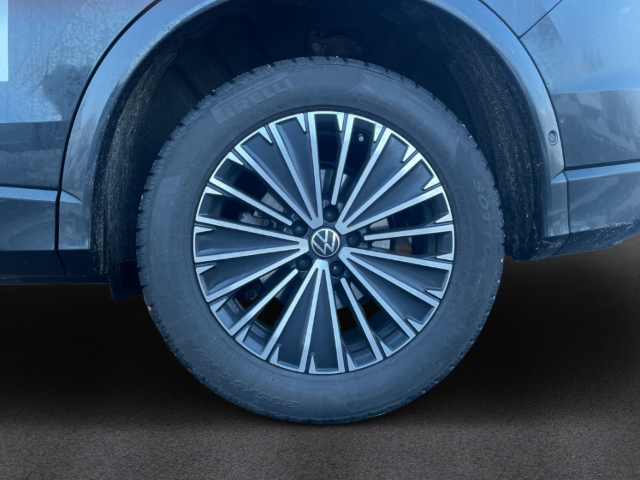 Fahrzeugabbildung Volkswagen Tiguan R-Line 2.0TDI 4MOTION BlackDesign AHK Pano
