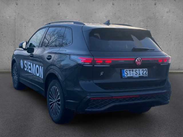 Fahrzeugabbildung Volkswagen Tiguan R-Line 2.0TDI 4MOTION BlackDesign AHK Pano